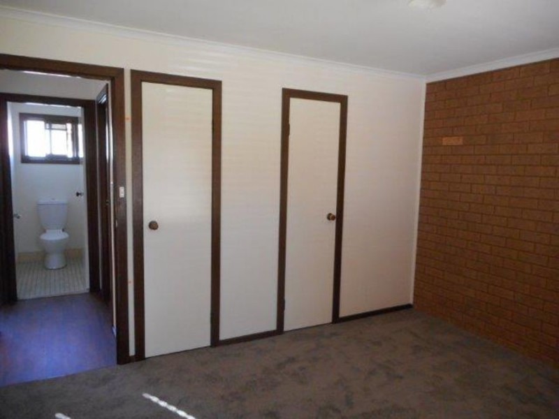 2/3 Incarnie Cresent, Wagga Wagga NSW 2650