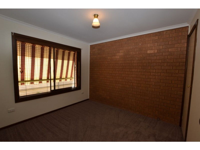 2/3 Incarnie Cresent, Wagga Wagga NSW 2650