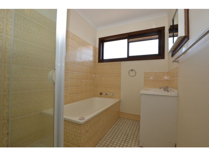 2/3 Incarnie Cresent, Wagga Wagga NSW 2650