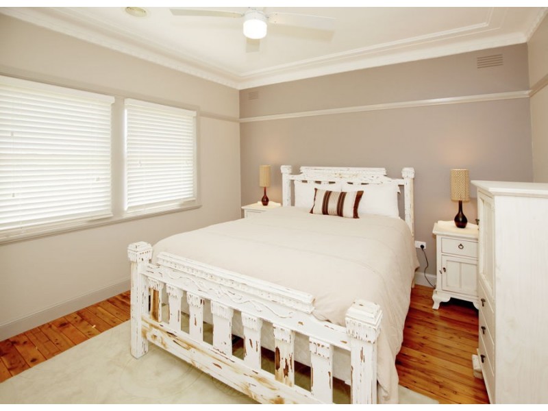 8 Heydon Avenue, Turvey Park NSW 2650