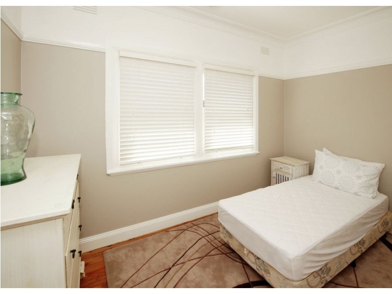 8 Heydon Avenue, Turvey Park NSW 2650