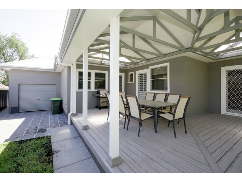 8 Heydon Avenue, Turvey Park NSW 2650