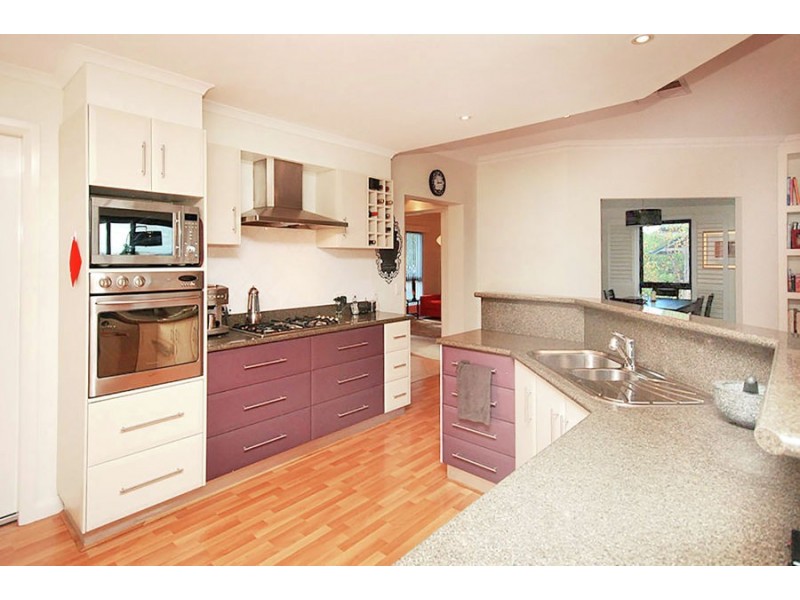 8 Headley Place, Kooringal NSW 2650