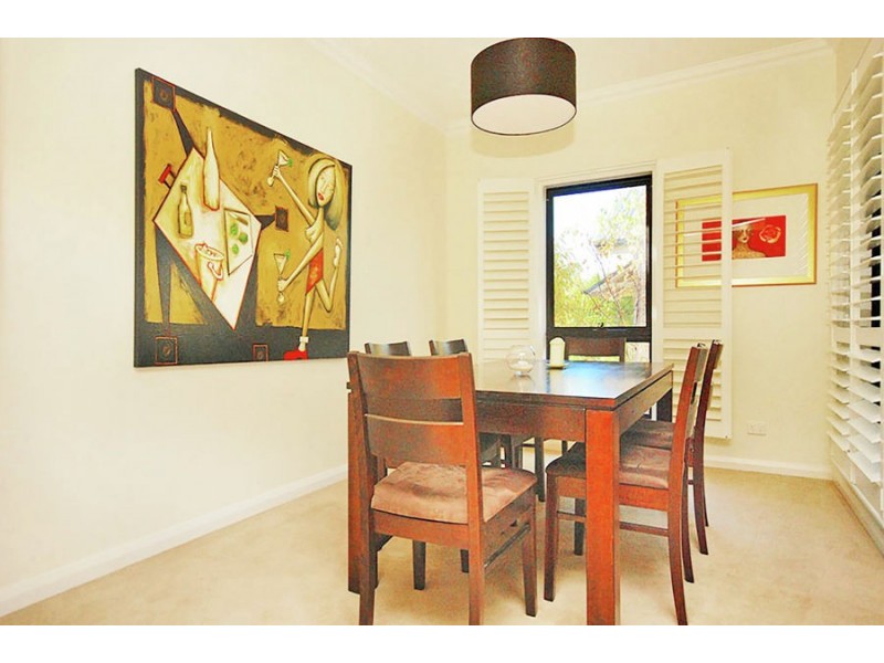 8 Headley Place, Kooringal NSW 2650