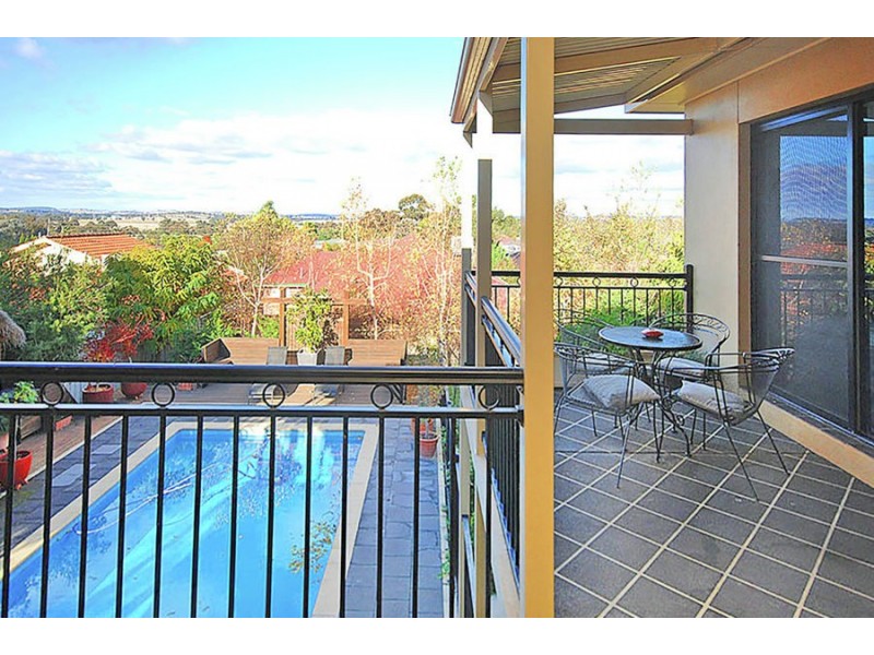 8 Headley Place, Kooringal NSW 2650