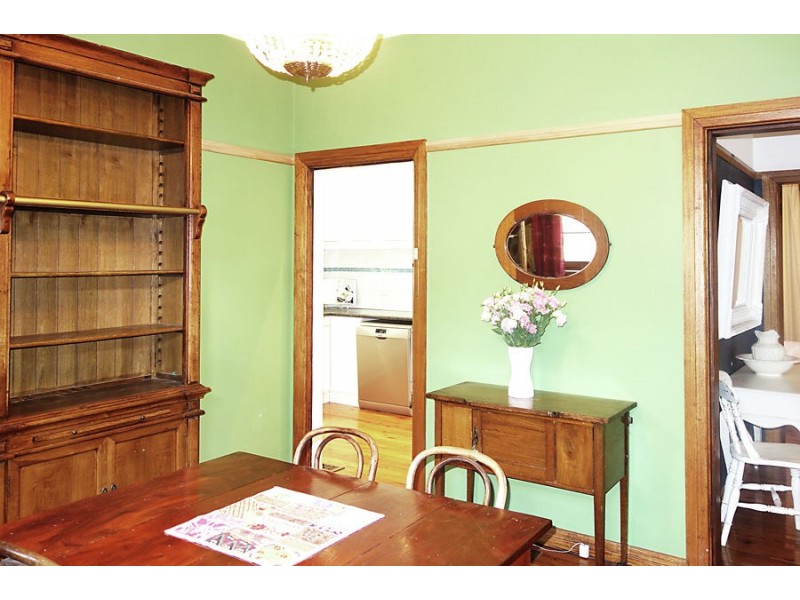 9 Bourke Street, Turvey Park NSW 2650