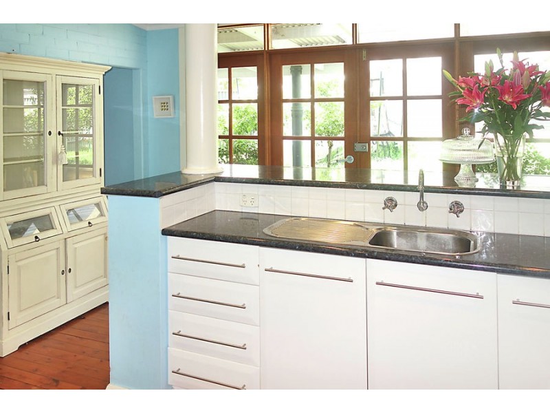 9 Bourke Street, Turvey Park NSW 2650