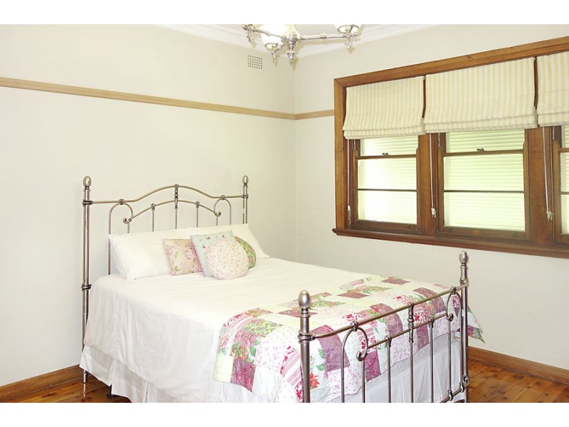 9 Bourke Street, Turvey Park NSW 2650