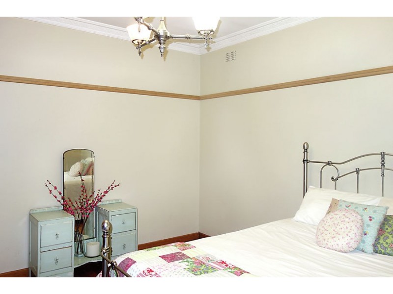 9 Bourke Street, Turvey Park NSW 2650