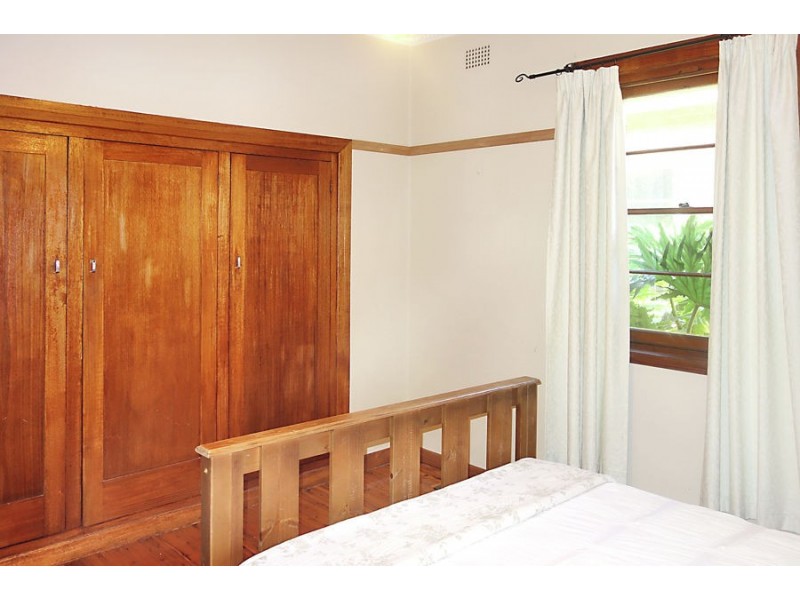 9 Bourke Street, Turvey Park NSW 2650