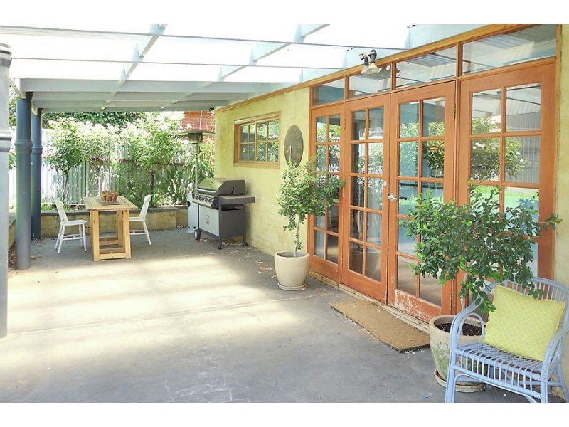 9 Bourke Street, Turvey Park NSW 2650