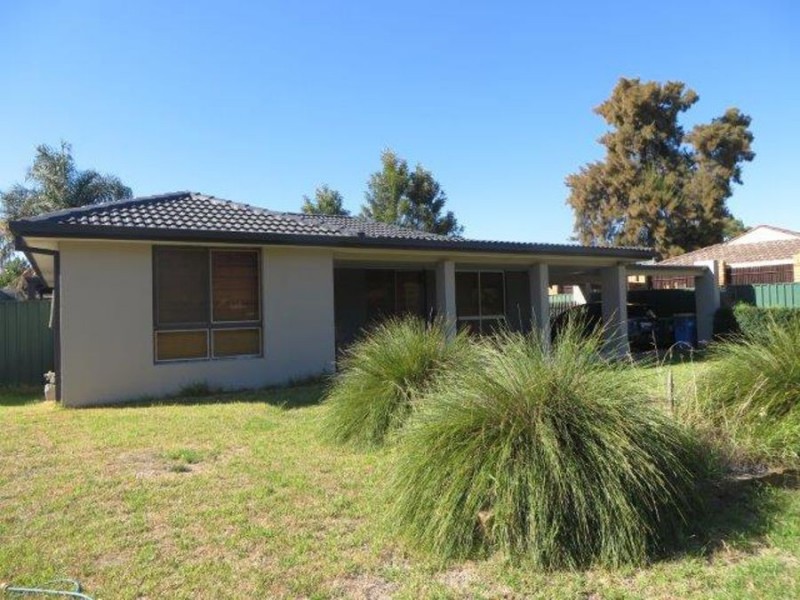 76 Huthwaite Street, Wagga Wagga NSW 2650