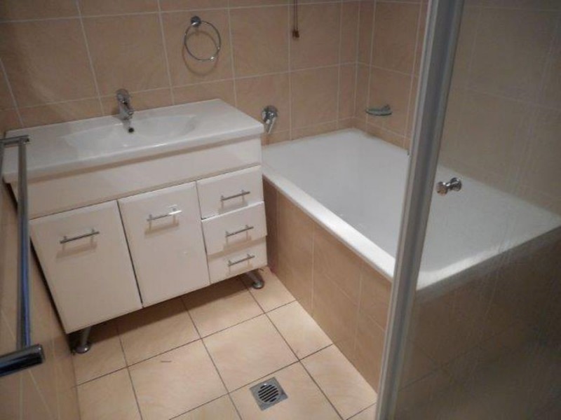 76 Huthwaite Street, Wagga Wagga NSW 2650