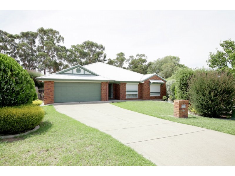 7 Nathan Place, Kooringal NSW 2650