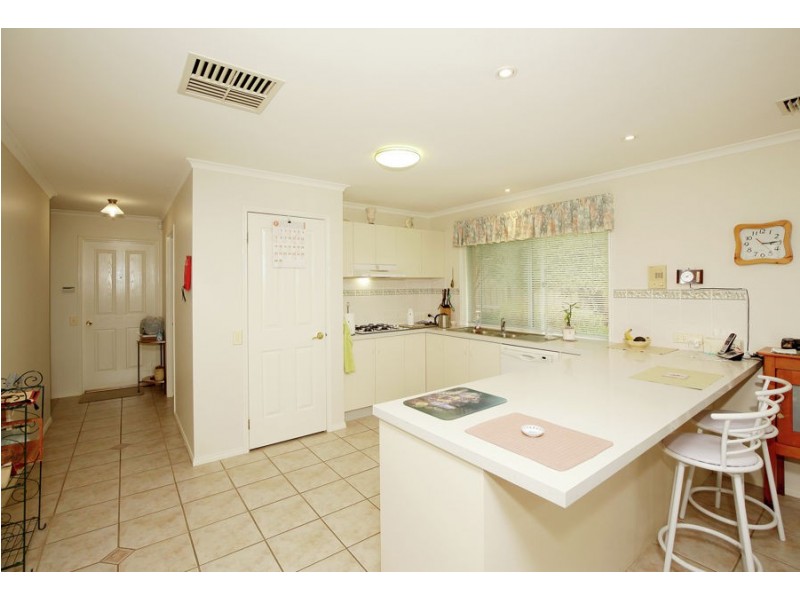 7 Nathan Place, Kooringal NSW 2650
