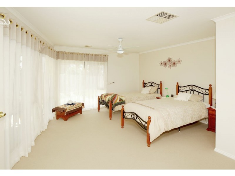 7 Nathan Place, Kooringal NSW 2650