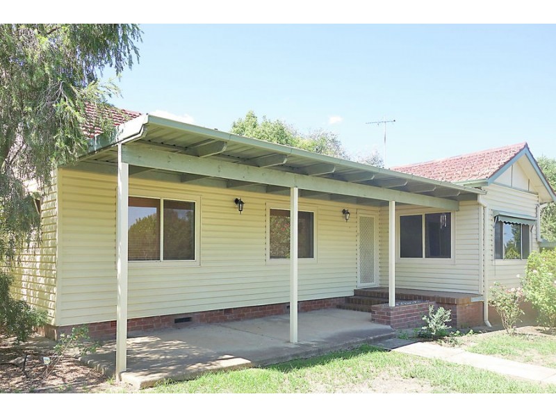 13 Paull Street, Kooringal NSW 2650