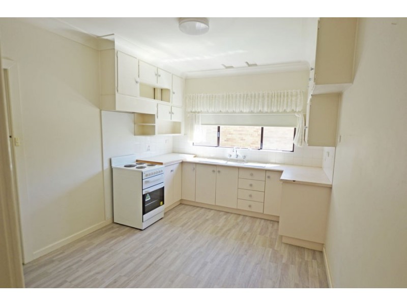 1/370 Lake Albert Road, Kooringal NSW 2650