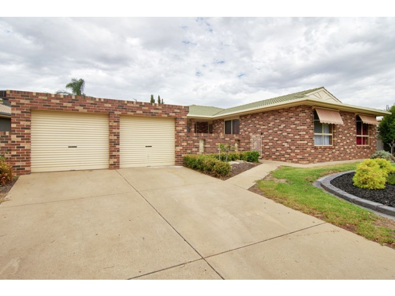 44 Oleander Street, Lake Albert NSW 2650