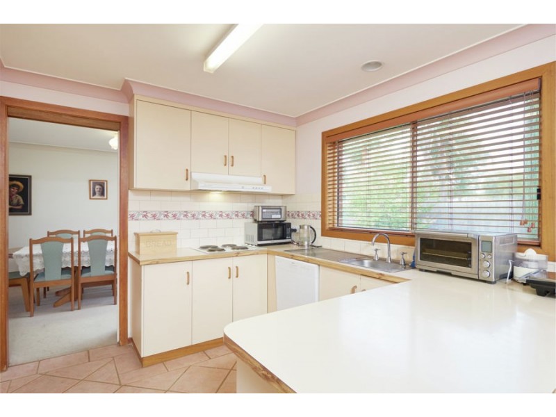 44 Oleander Street, Lake Albert NSW 2650