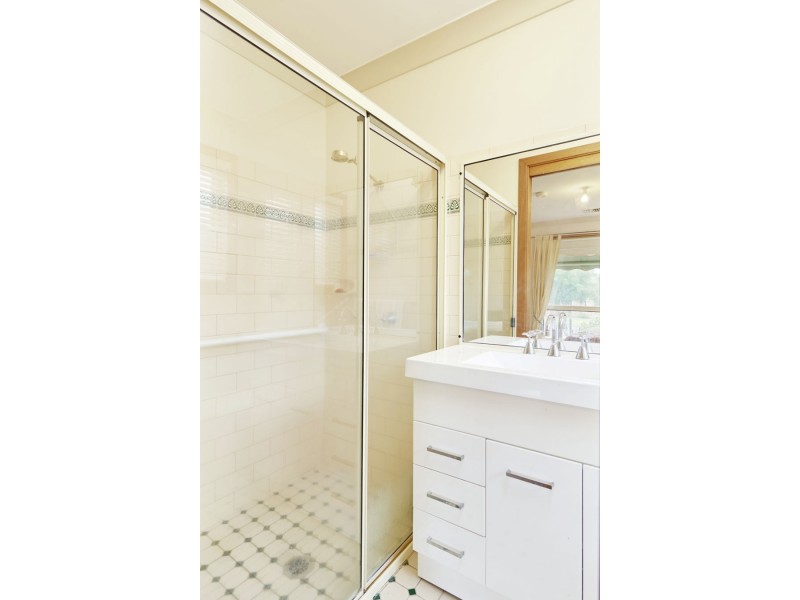 44 Oleander Street, Lake Albert NSW 2650