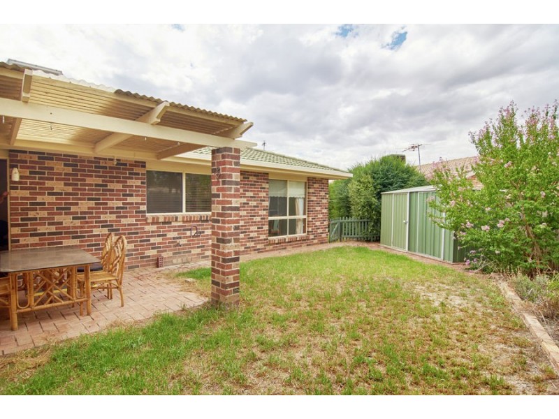44 Oleander Street, Lake Albert NSW 2650