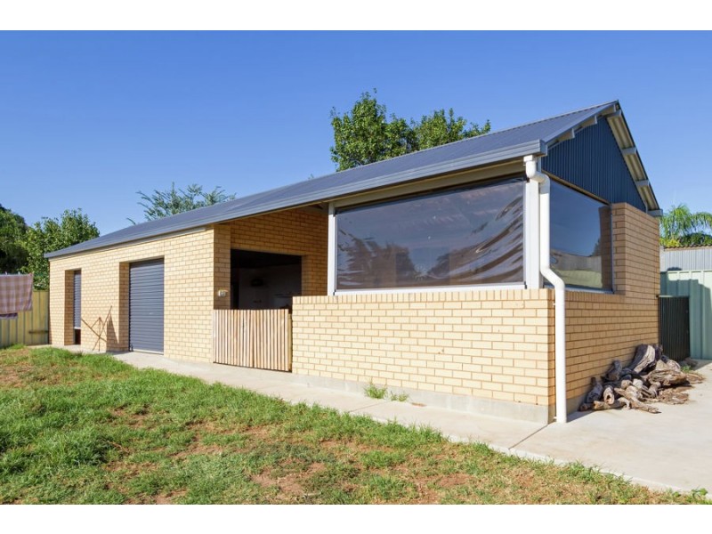 17 Dove Street, Wagga Wagga NSW 2650