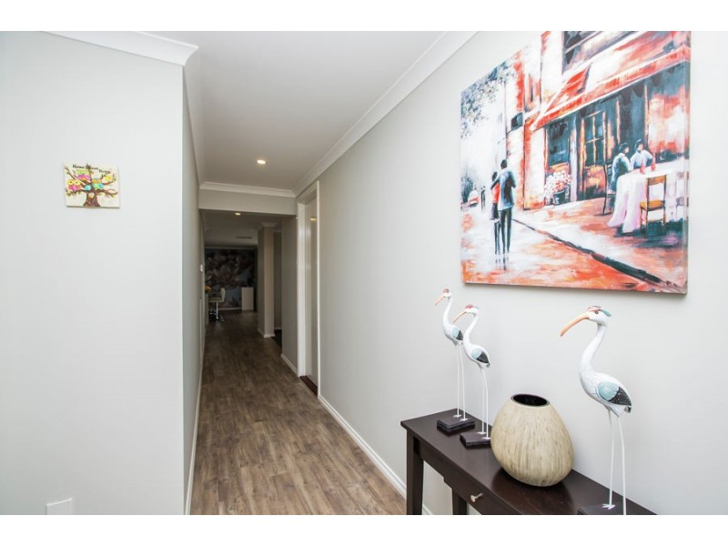 24 Pooginook Place, Bourkelands NSW 2650