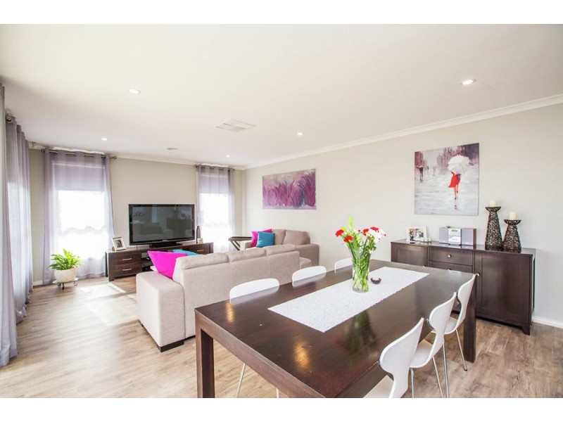 24 Pooginook Place, Bourkelands NSW 2650