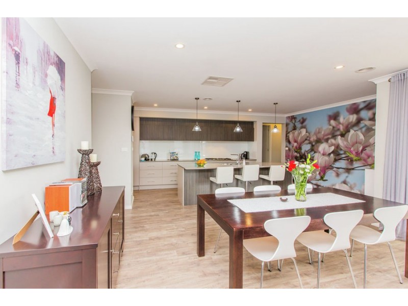 24 Pooginook Place, Bourkelands NSW 2650