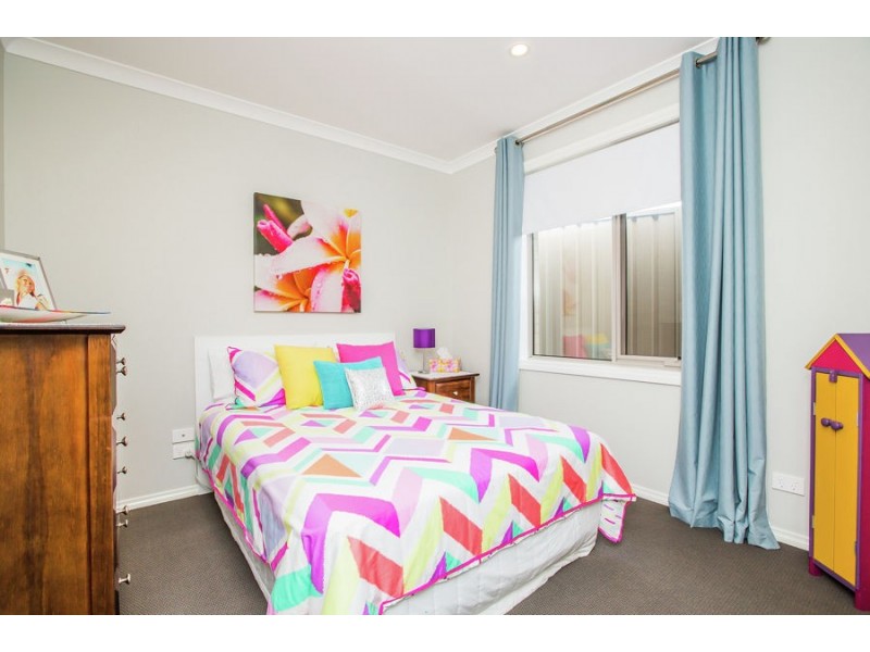 24 Pooginook Place, Bourkelands NSW 2650