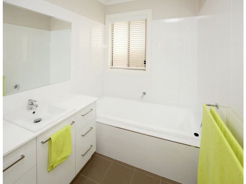 64 Allonby Avenue, Forest Hill NSW 2651