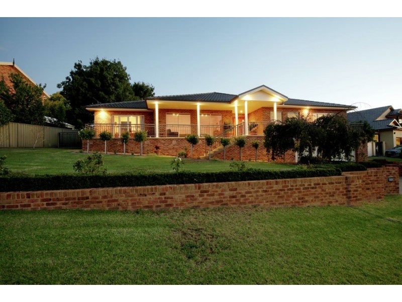 46 Lakehaven Drive, Lake Albert NSW 2650