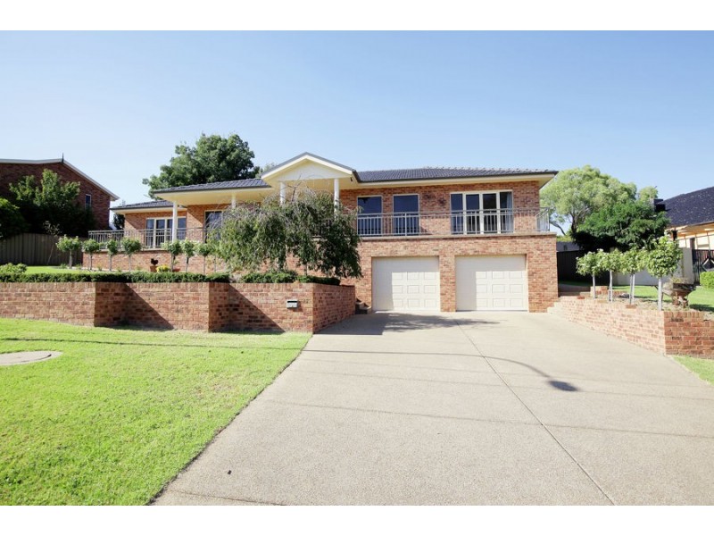 46 Lakehaven Drive, Lake Albert NSW 2650