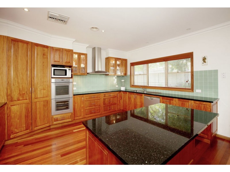 46 Lakehaven Drive, Lake Albert NSW 2650