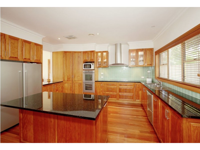 46 Lakehaven Drive, Lake Albert NSW 2650