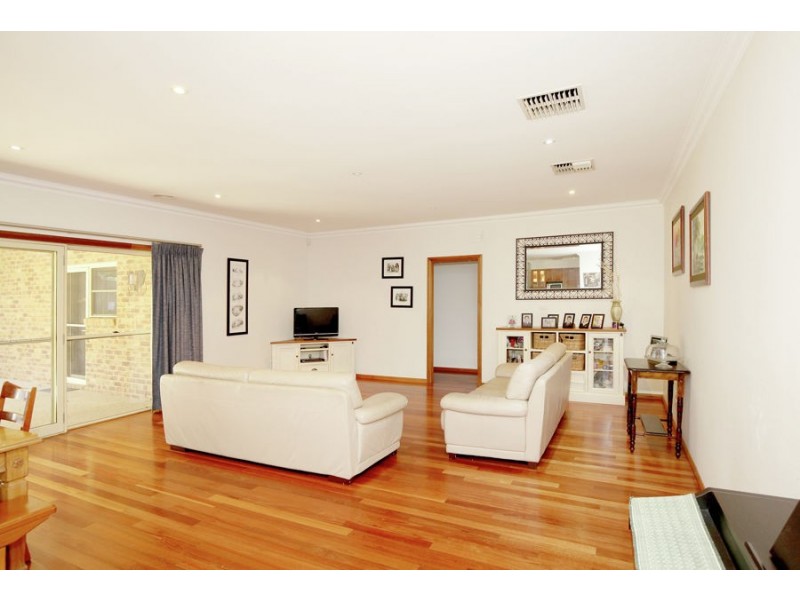 46 Lakehaven Drive, Lake Albert NSW 2650