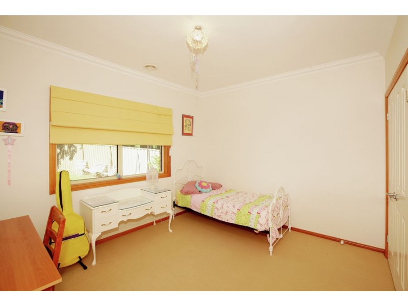 46 Lakehaven Drive, Lake Albert NSW 2650