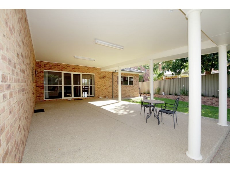 46 Lakehaven Drive, Lake Albert NSW 2650