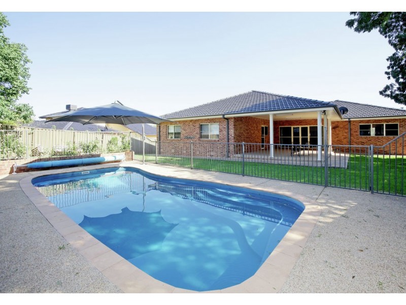 46 Lakehaven Drive, Lake Albert NSW 2650