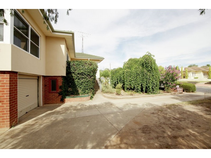 23 Urana Street, Turvey Park NSW 2650