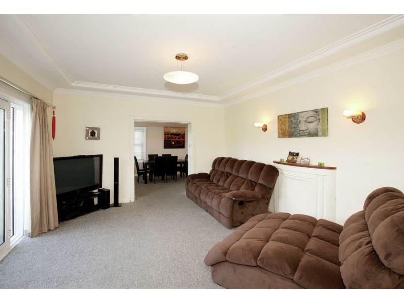 23 Urana Street, Turvey Park NSW 2650