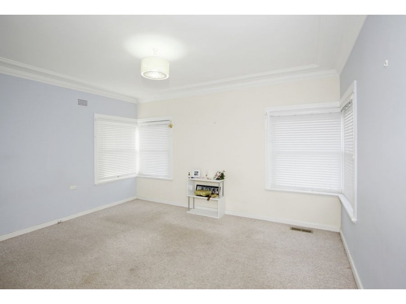 23 Urana Street, Turvey Park NSW 2650