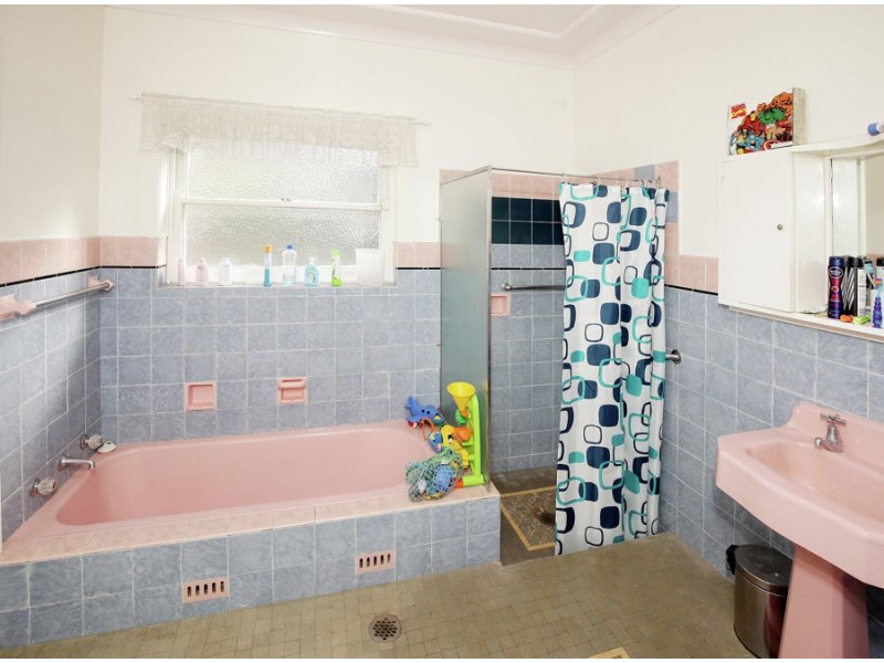 23 Urana Street, Turvey Park NSW 2650