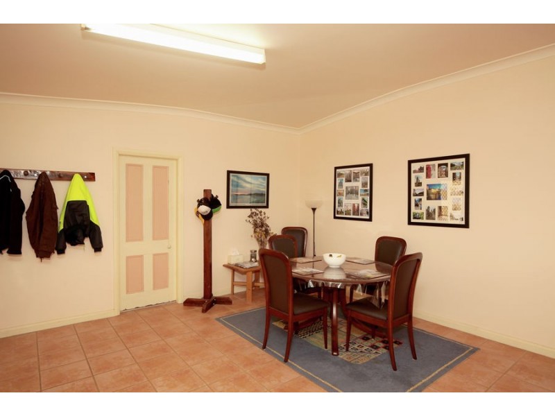 7 Elbe Street, Milbrulong NSW 2656