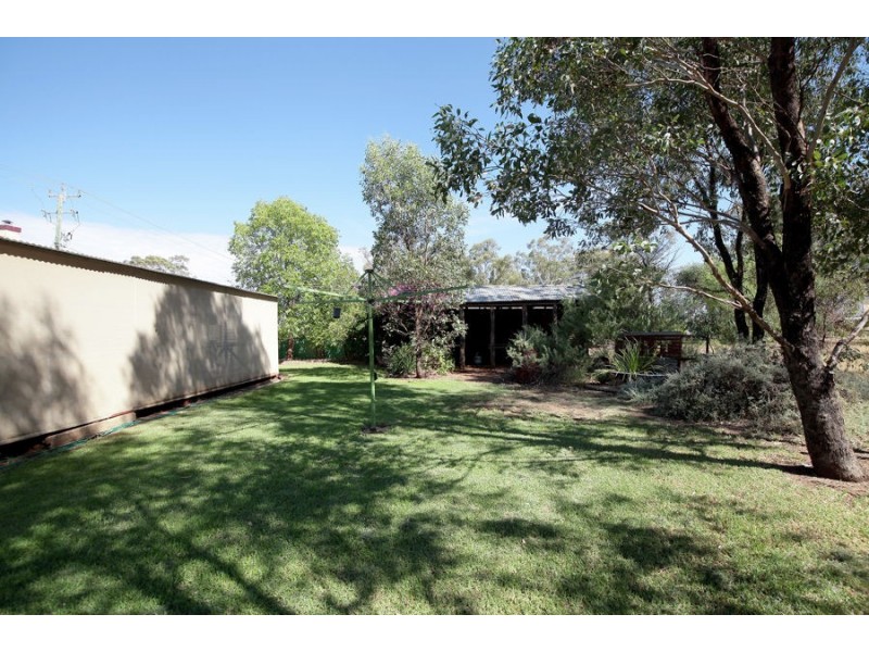 7 Elbe Street, Milbrulong NSW 2656