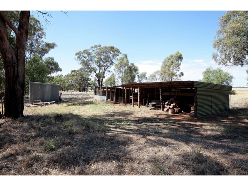 7 Elbe Street, Milbrulong NSW 2656