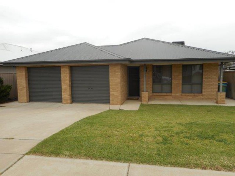14 Bindari Avenue, Wagga Wagga NSW 2650