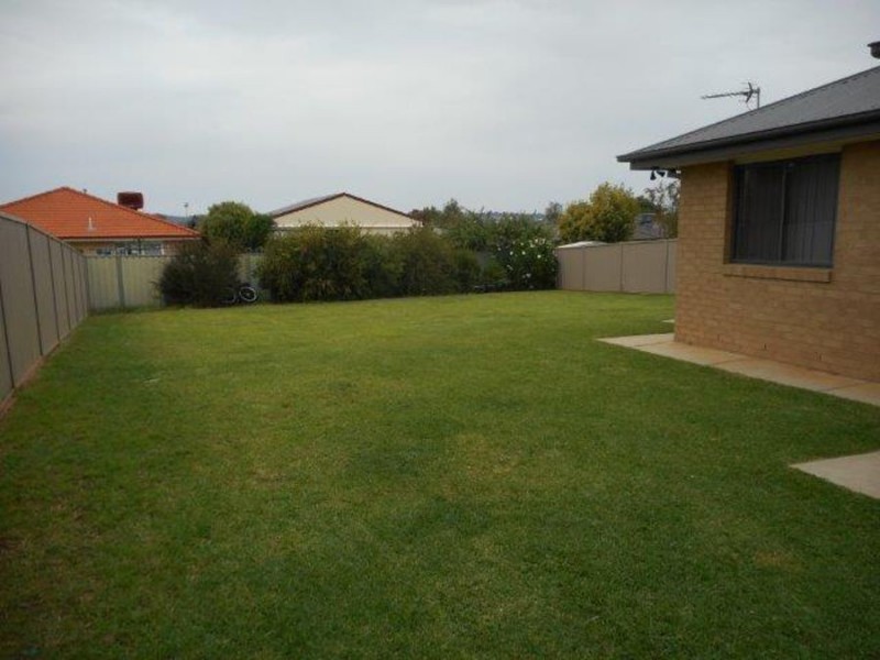 14 Bindari Avenue, Wagga Wagga NSW 2650
