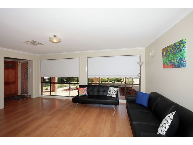 1 Heron Place, Estella NSW 2650